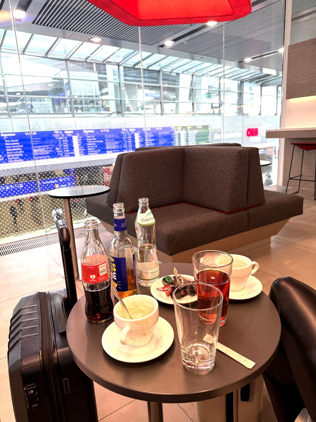 Wien Hbf 1st class lounge, Austria — European rail destination